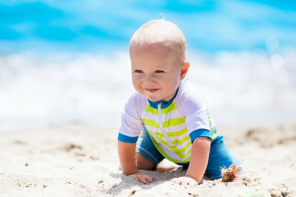 Postoji i UV zaštitna odjeća za bebe